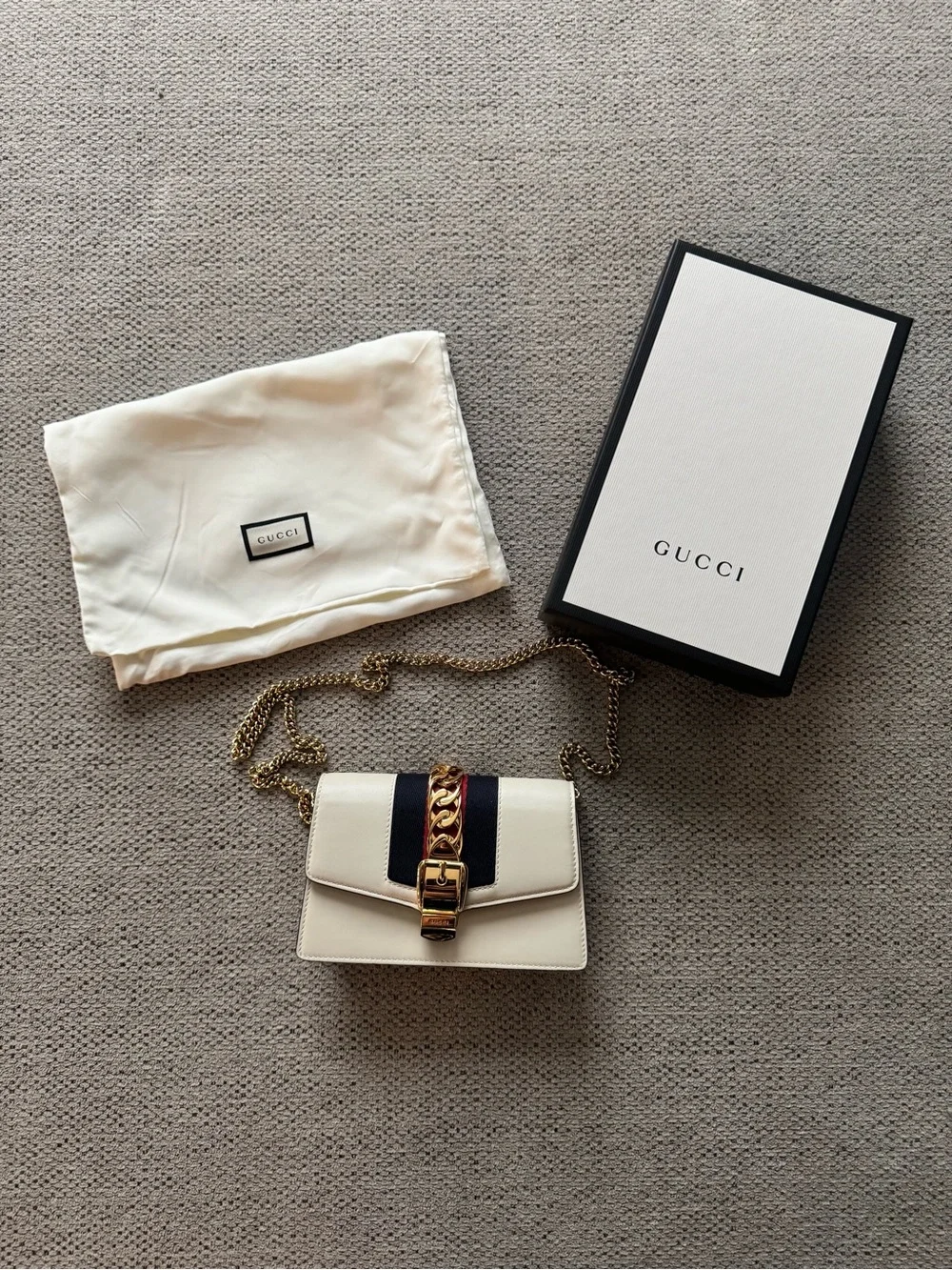 Gucci sylvie White Leather Mini Shoulder Bag with Gold Chain